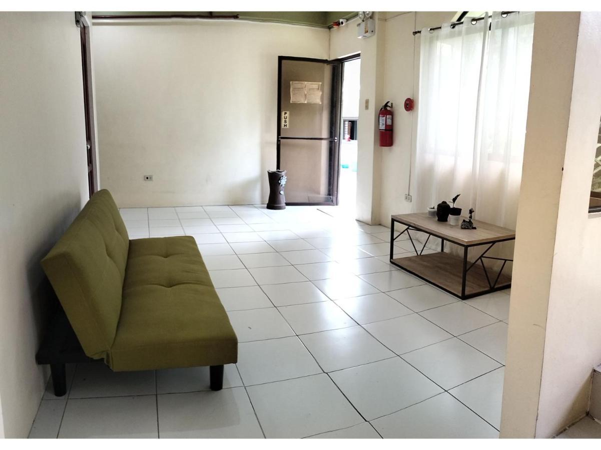 Oyo 800 Ddd Habitat Dormtel Bacolod Ξενοδοχείο Εξωτερικό φωτογραφία