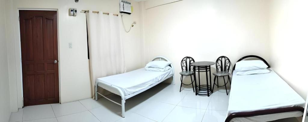Oyo 800 Ddd Habitat Dormtel Bacolod Ξενοδοχείο Εξωτερικό φωτογραφία